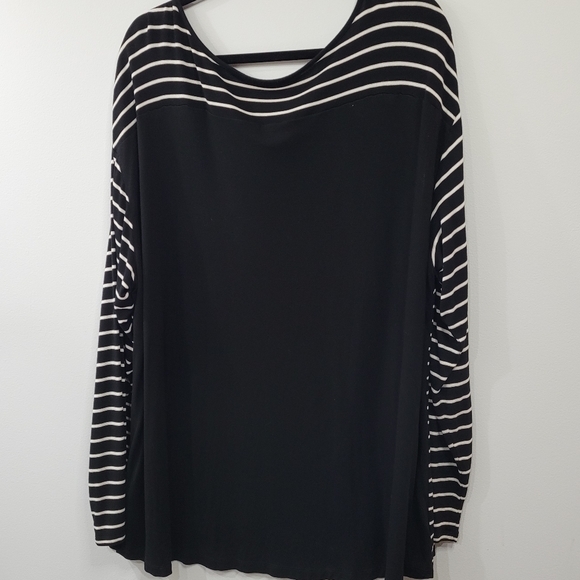 Love & Legend Black and White Striped Drop Shoulder Sequin Detail Top 3x - Picture 2 of 9